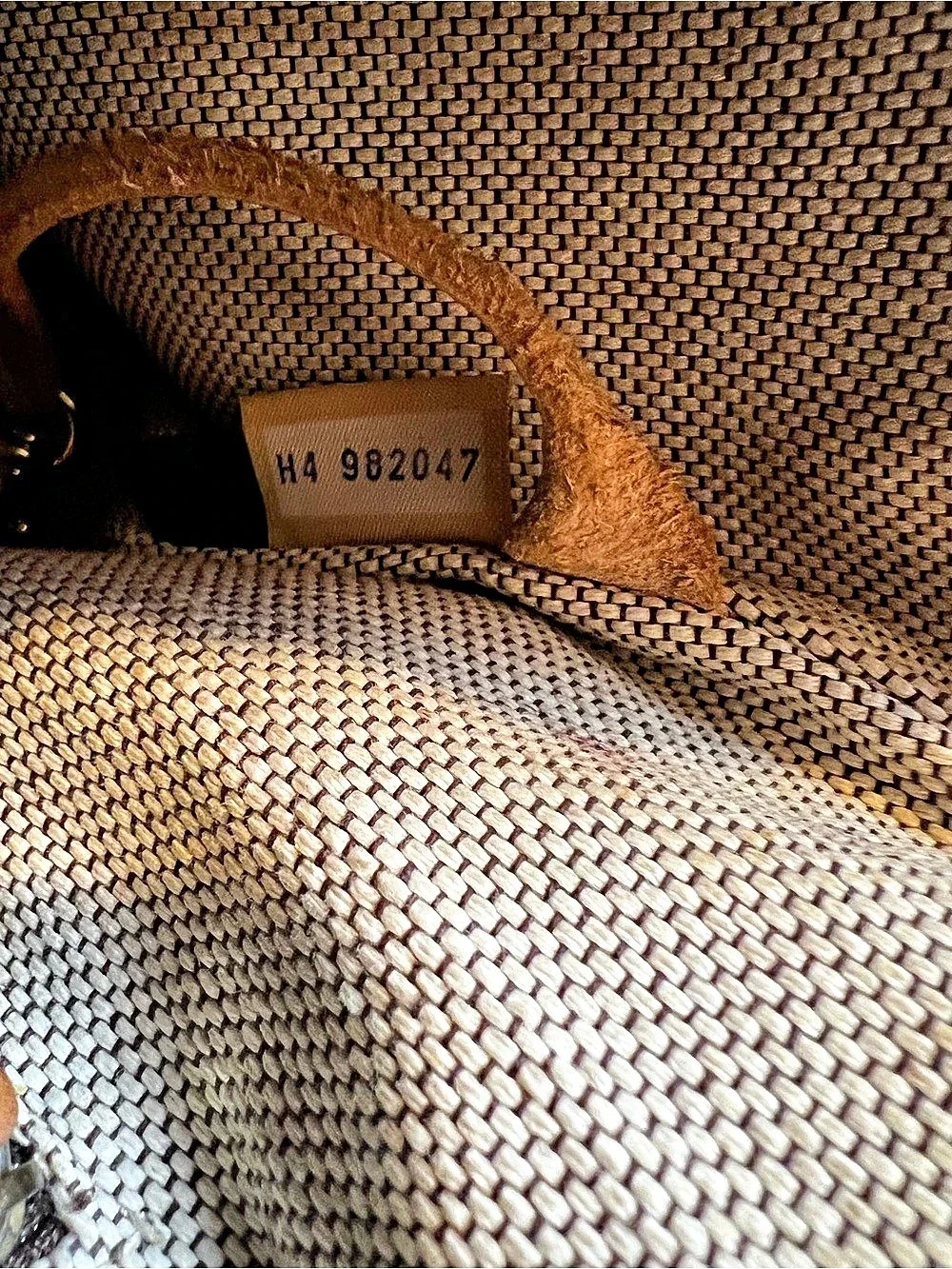 Dooney & Bourke Pebble Grain Hobo Leather Shoulder Bag Brown & Tan
